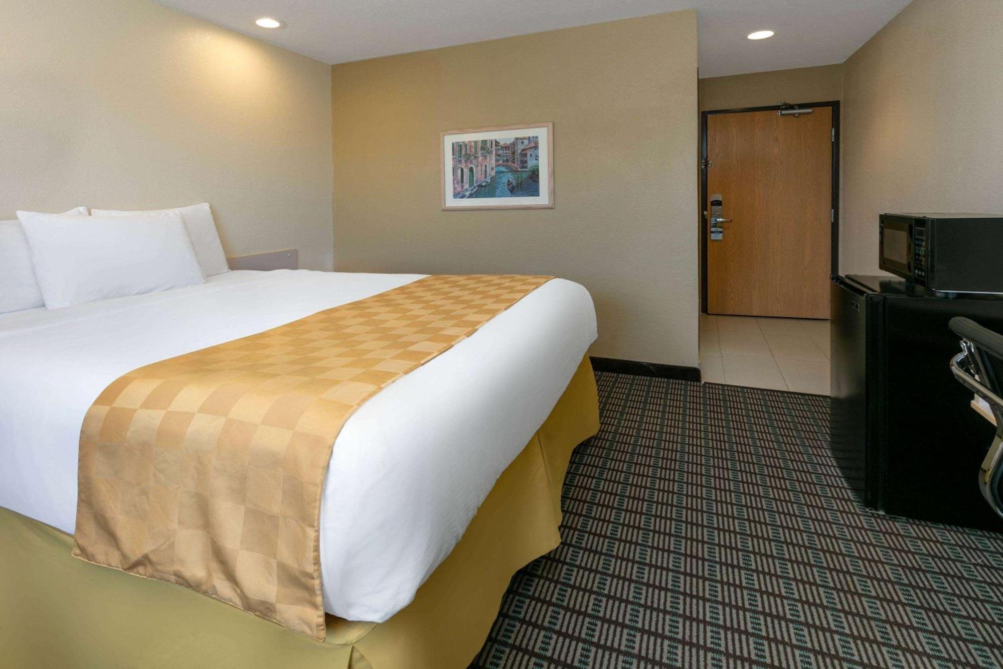 Travelodge By Wyndham Arlington/Dallas Area Exterior foto
